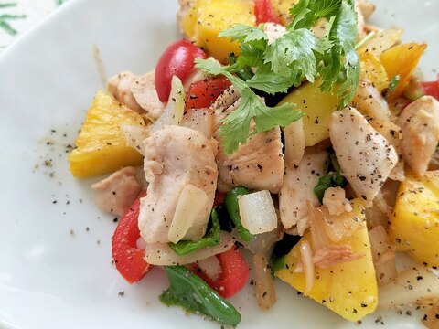 ベトナム家庭料理風♪パイナップルと鶏肉の炒め物